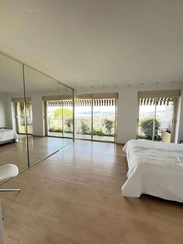 Appartement à LE CANNET