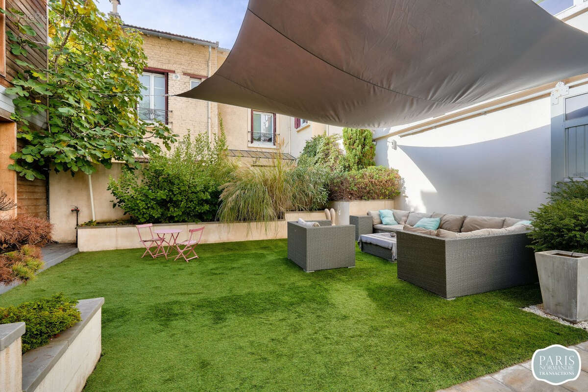 Maison à COURBEVOIE