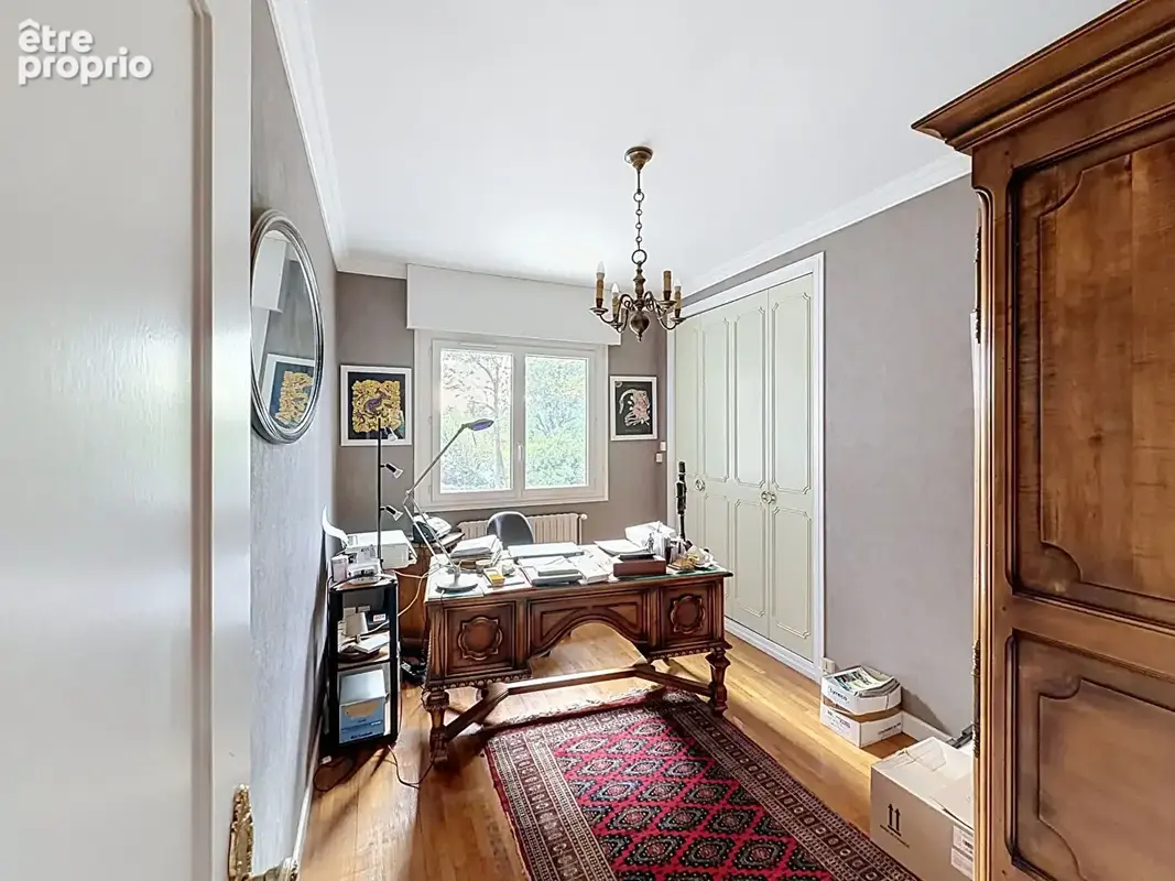 SAINT CYR AU MONT D'OR, maison familiale de 230 m² habitables + 150 m² utiles  sur terrain de  2974m² - photo 9