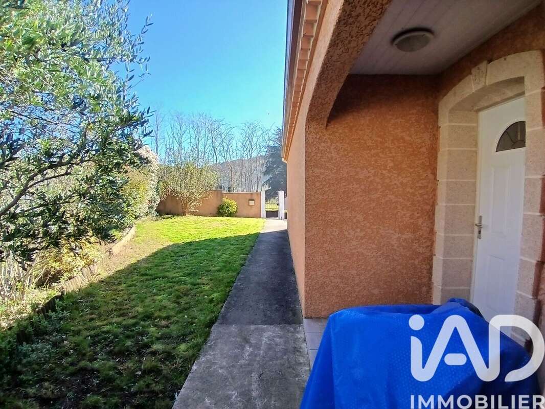 Maison 99 m² à Premian  - photo 8