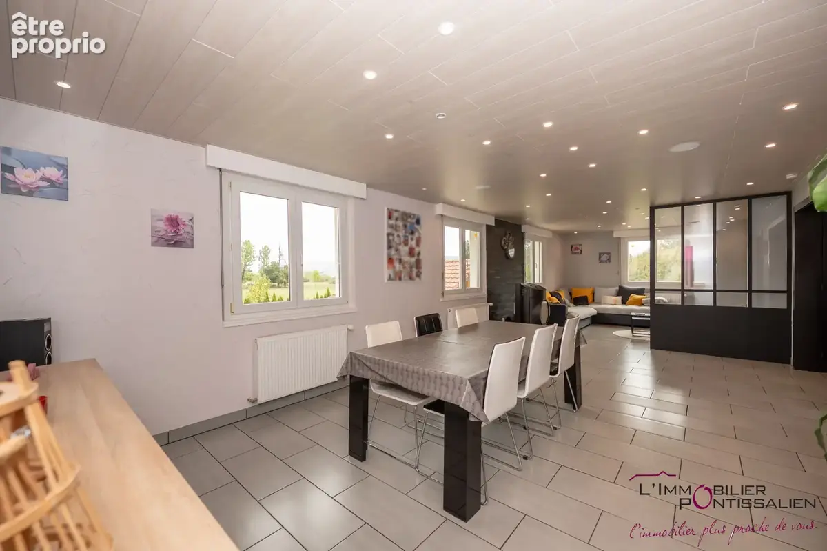 Maison - vuillecin - 200m2 - 6 chambres - photo 4