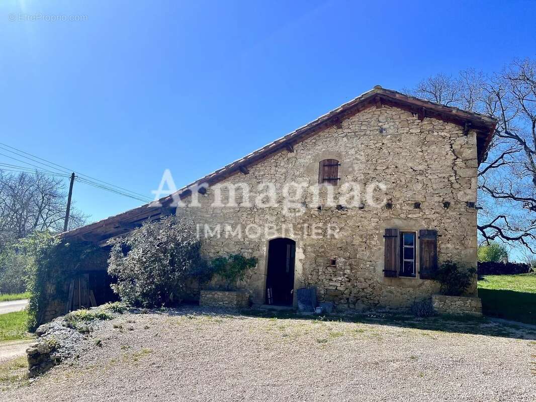 Maison à ROQUEBRUNE