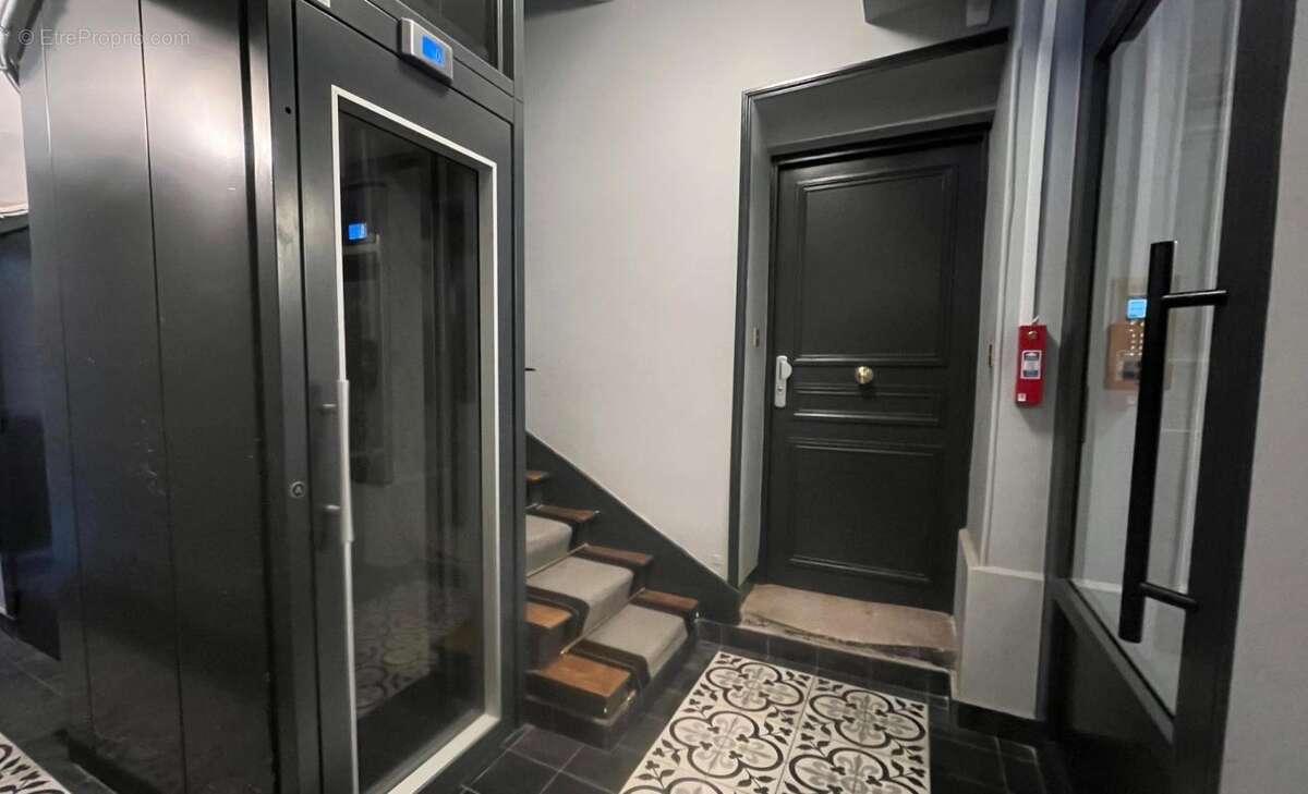 Appartement à PARIS-18E
