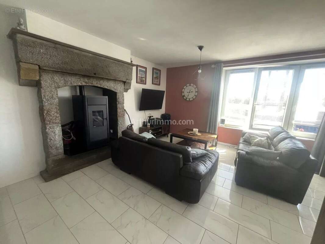Maison à LE TRONCHET