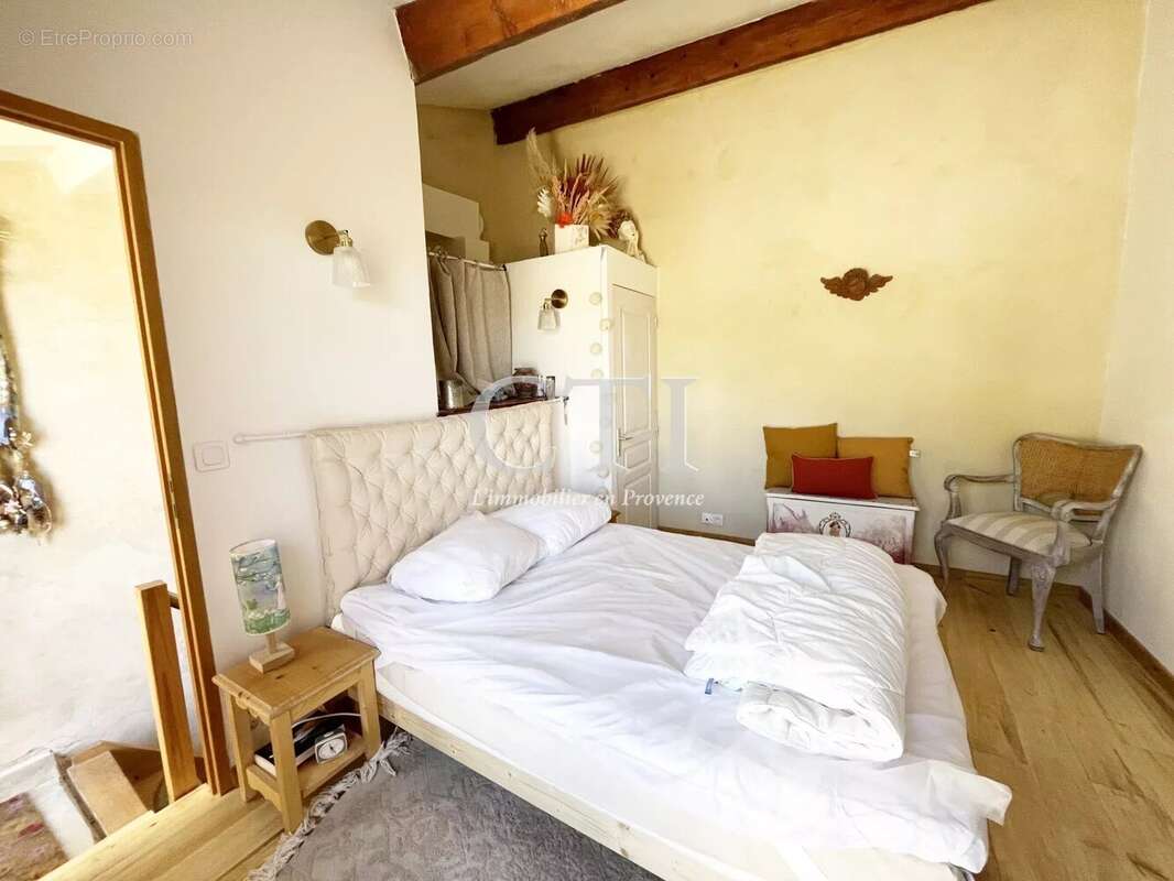 Appartement à MALAUCENE