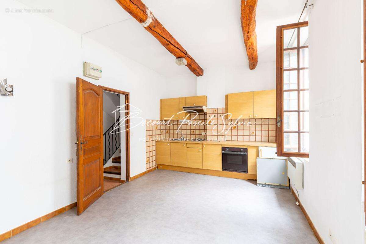 BAISSE DE PRIX - Immeuble de rapport  de 313 m2 avec commerce à Apt (84) - photo 13