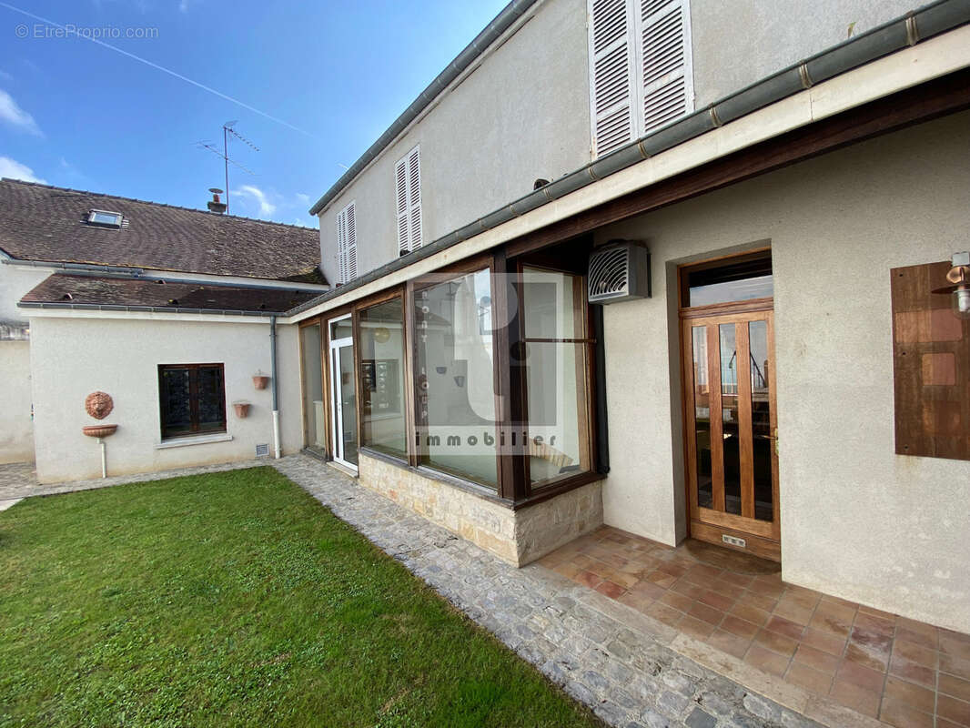 Maison à GREZ-SUR-LOING