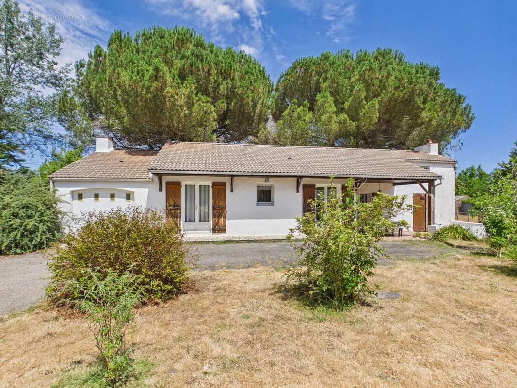 Maison familiale – 3 chambres – 5 307 m² de terrain avec piscine - photo 11