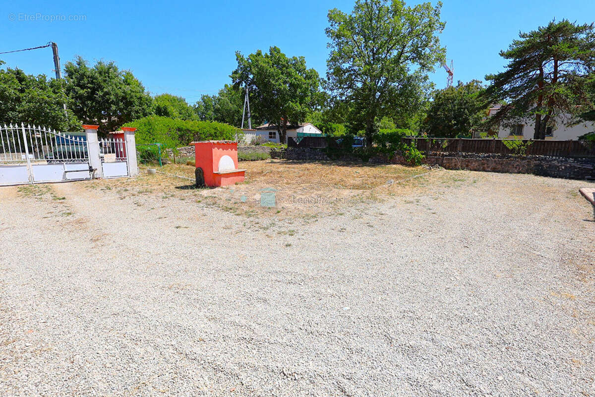 Maison à SAINT-CEZAIRE-SUR-SIAGNE
