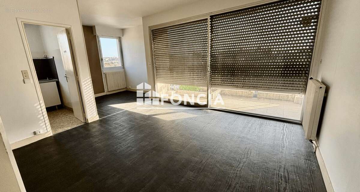 Appartement à SAINT-MAUR-DES-FOSSES