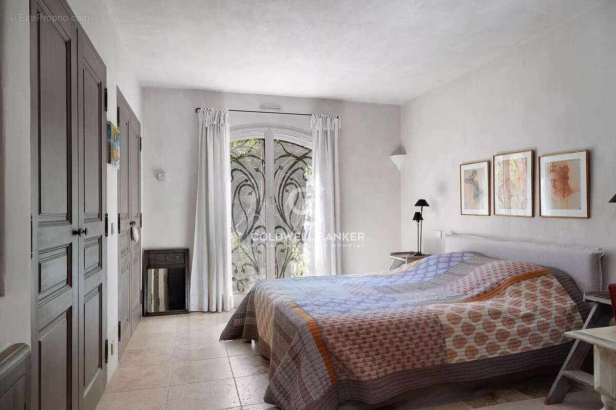Maison à VALBONNE