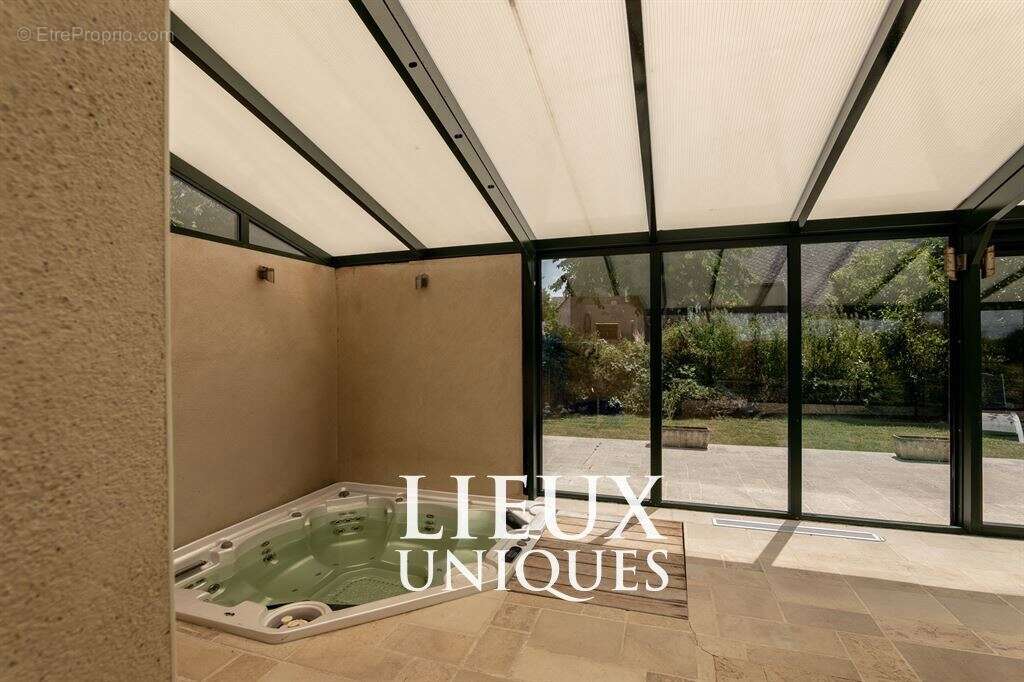 Lieux uniques ® x propriétés privées ®  ancien presbytère de 183 m² terrain de 183 m² - cloyes (41) - photo 3