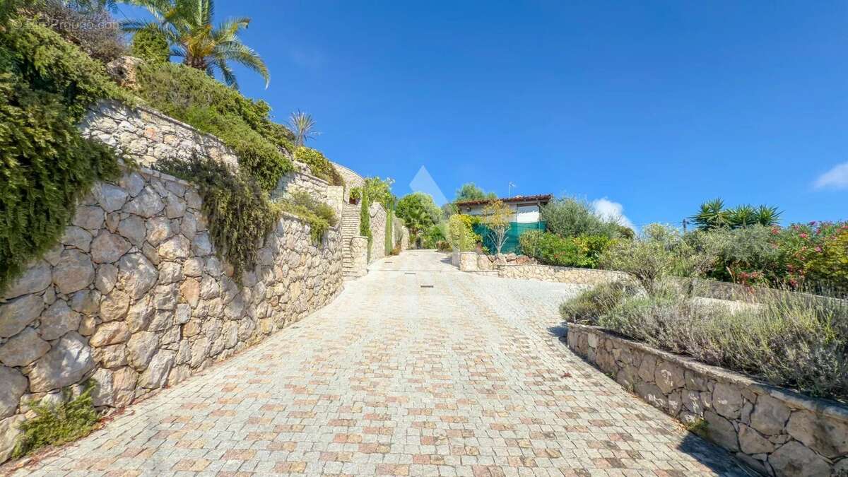 Maison d'exception - la turbie - vue mer et piscine - photo 3
