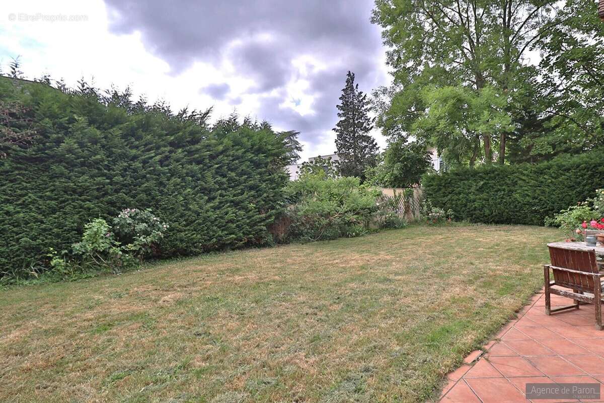 Maison à VERRIERES-LE-BUISSON