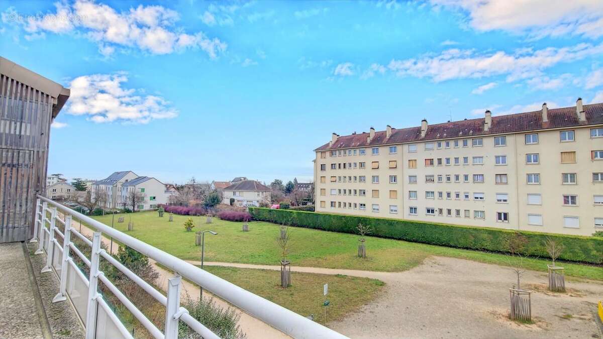 Appartement à CHENOVE