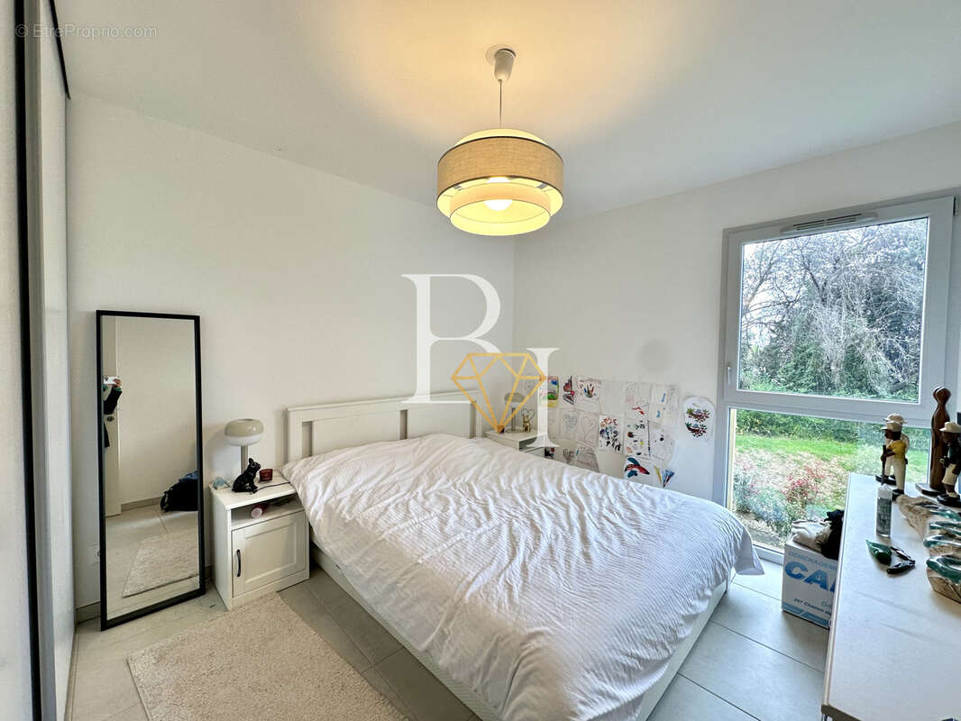 Appartement à SAINT-LAURENT-DU-VAR