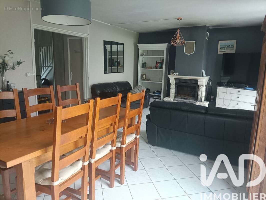 Maison 100 m² à Neuville-Ferrieres  - photo 8