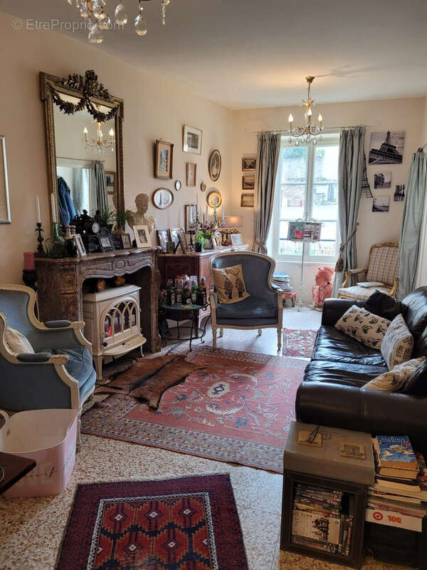 Maison à LAROCHEMILLAY