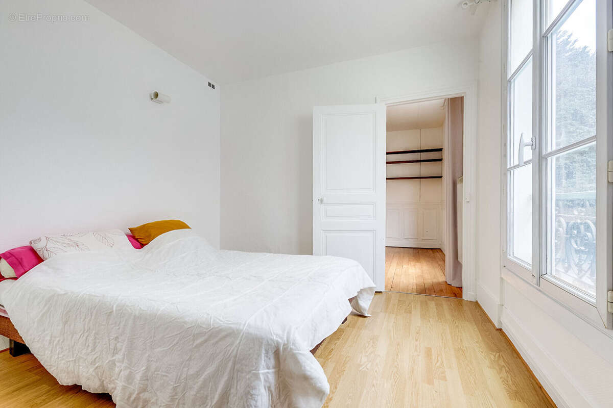 Appartement à PARIS-14E