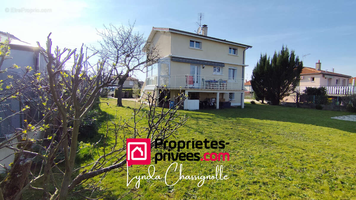 Maison à RIORGES