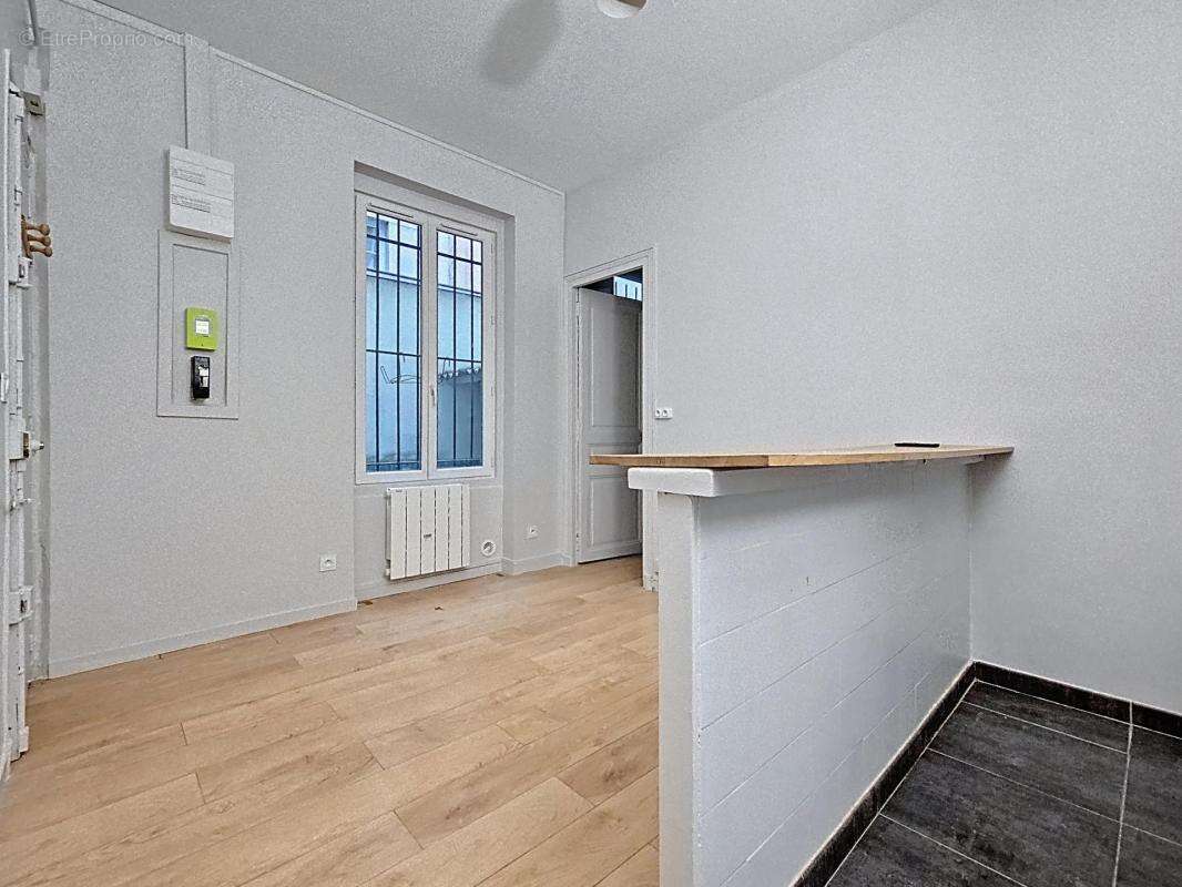 Appartement à PARIS-11E