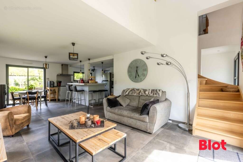 Maison 179 m² à Thorigne-Fouillard  - photo 3