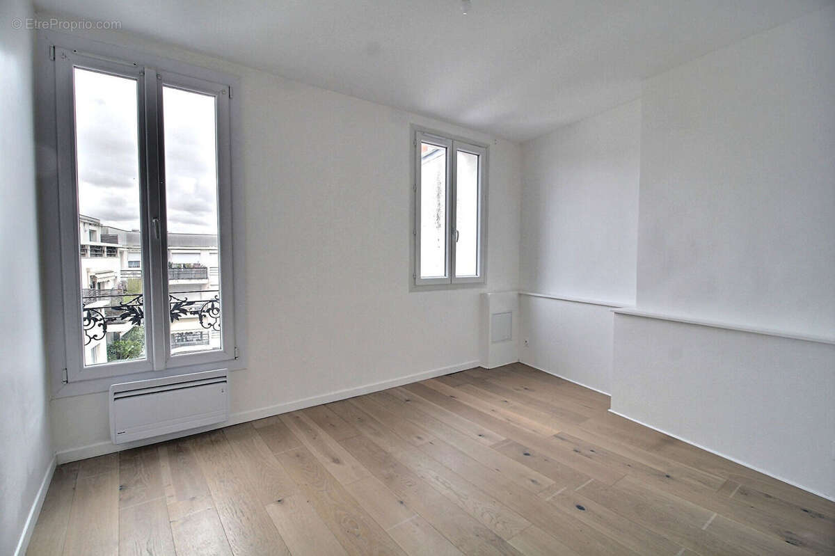 Appartement à COURBEVOIE