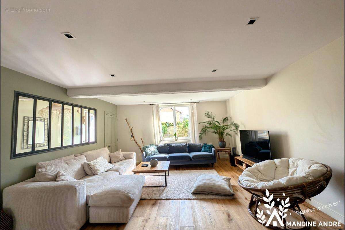 Maison 175 m² à Reyrieux  - photo 4
