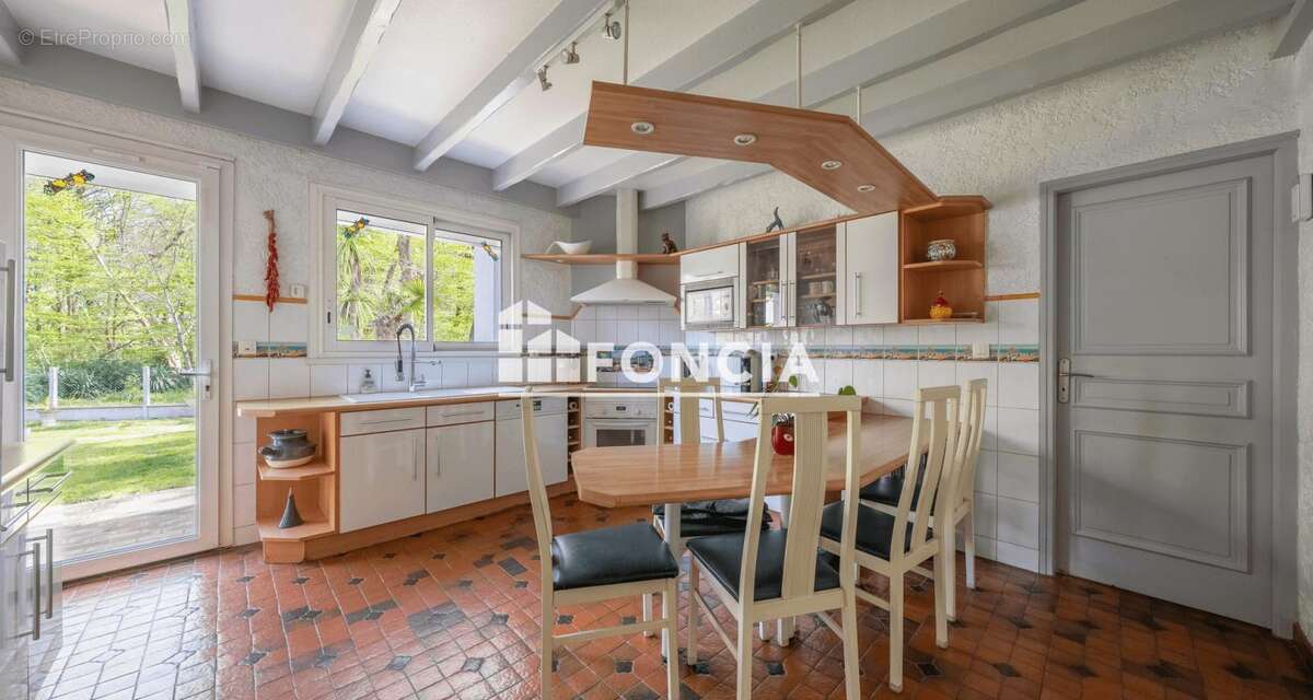 Maison à BLANQUEFORT