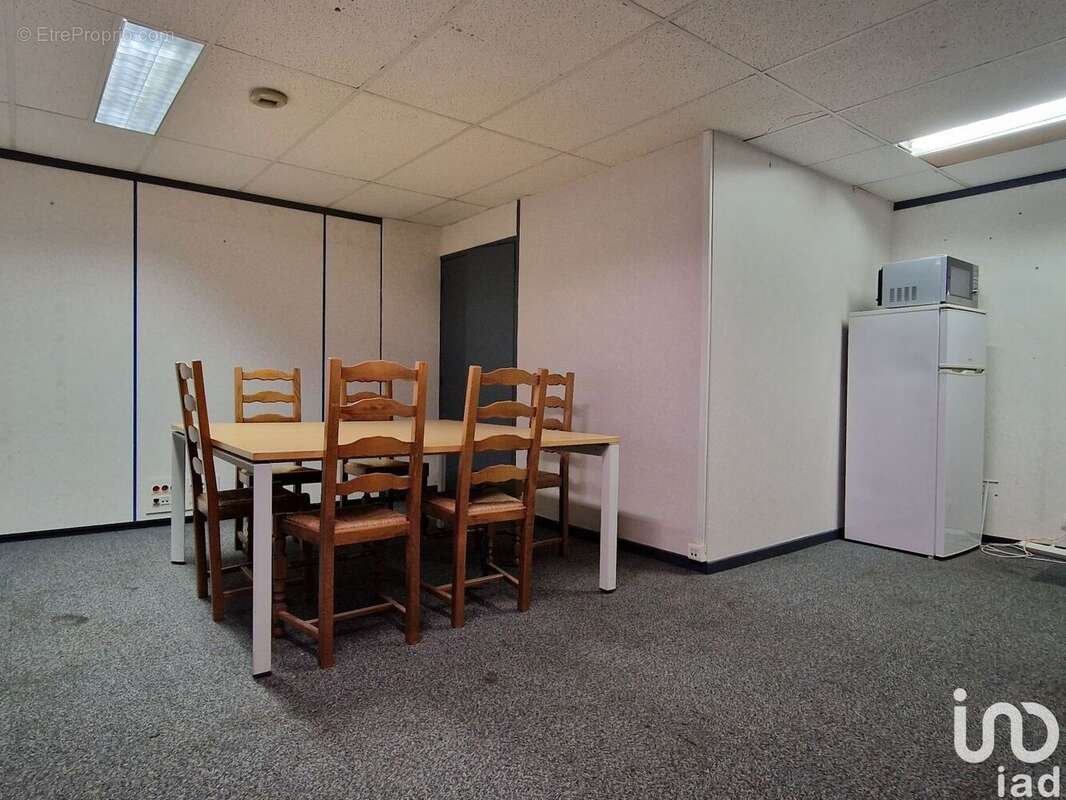 Photo 6 - Commerce à LA CELLE-SAINT-CLOUD