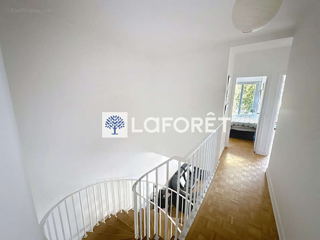 Appartement à SAINT-NOM-LA-BRETECHE