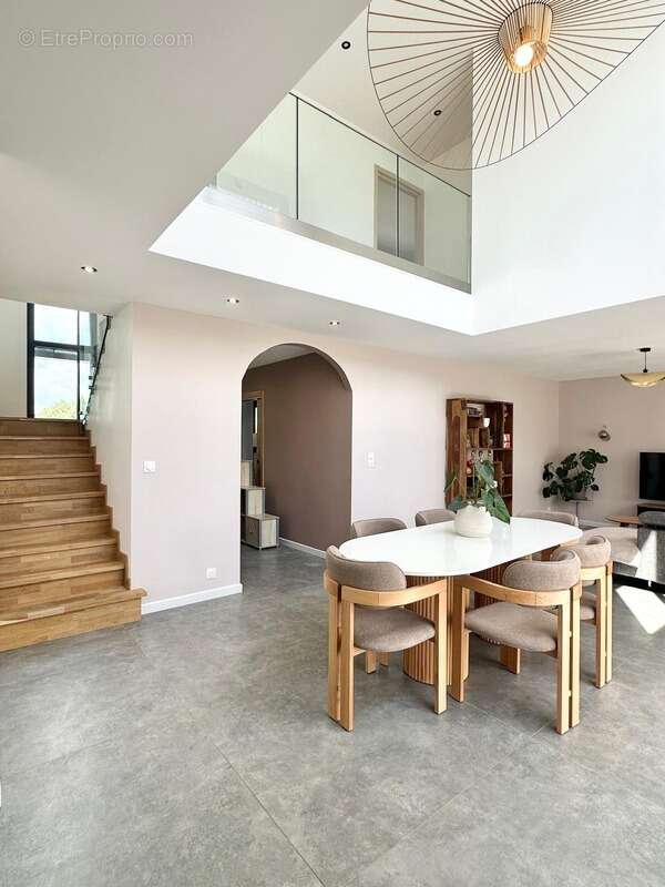 Maison à SAINT-JEAN-BREVELAY