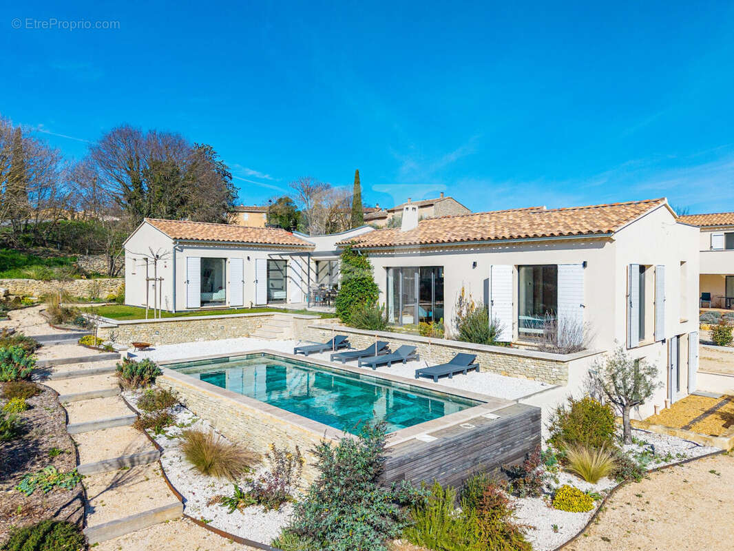 Maison à GORDES