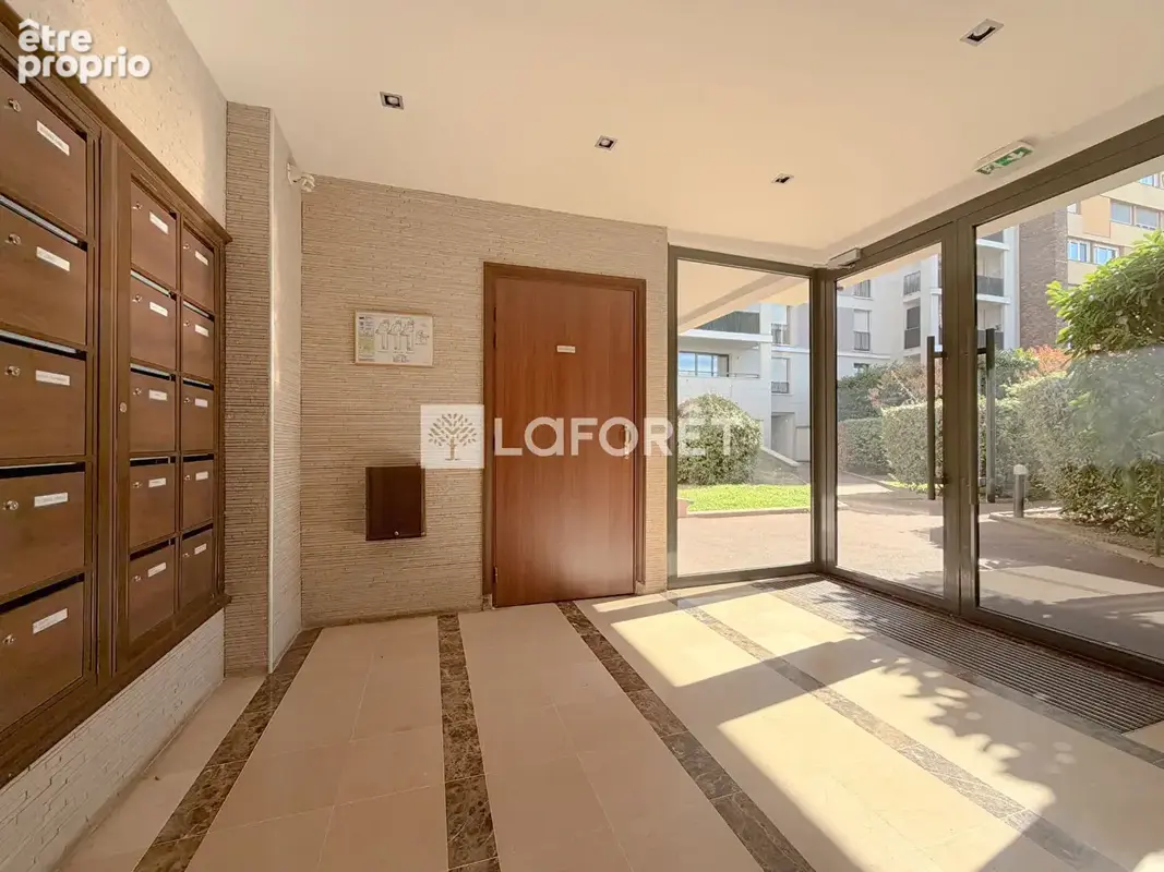 3 pièces de 67 m² avec balcon de 8 m² au calme - photo 12