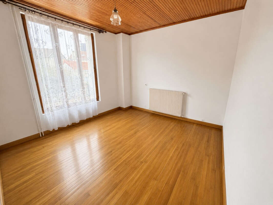 Maison 92 m² à Bagnolet  - photo 6