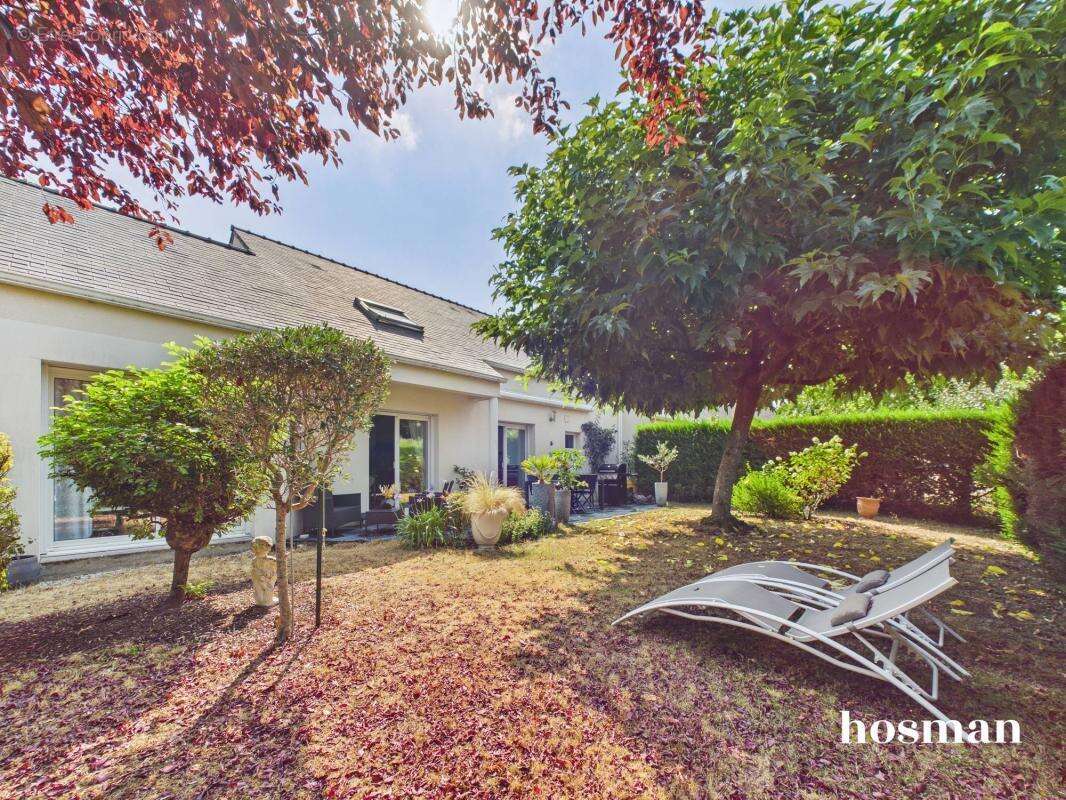 Maison de 135m² avec 4 chambres, jardin paysagé et garage - Proche St Joseph de Poterie à Nantes - photo 14
