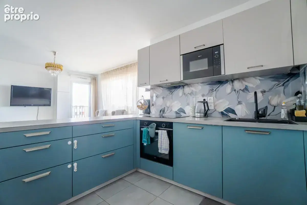 75 m² en dernier étage à la Soie ! - photo 3