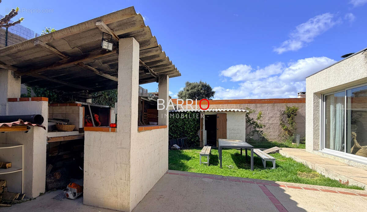 Maison à VILLELONGUE-DELS-MONTS