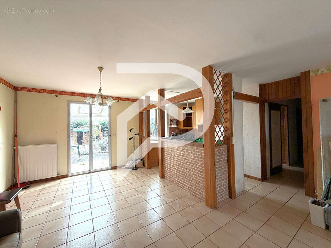 Maison à HOUDAN