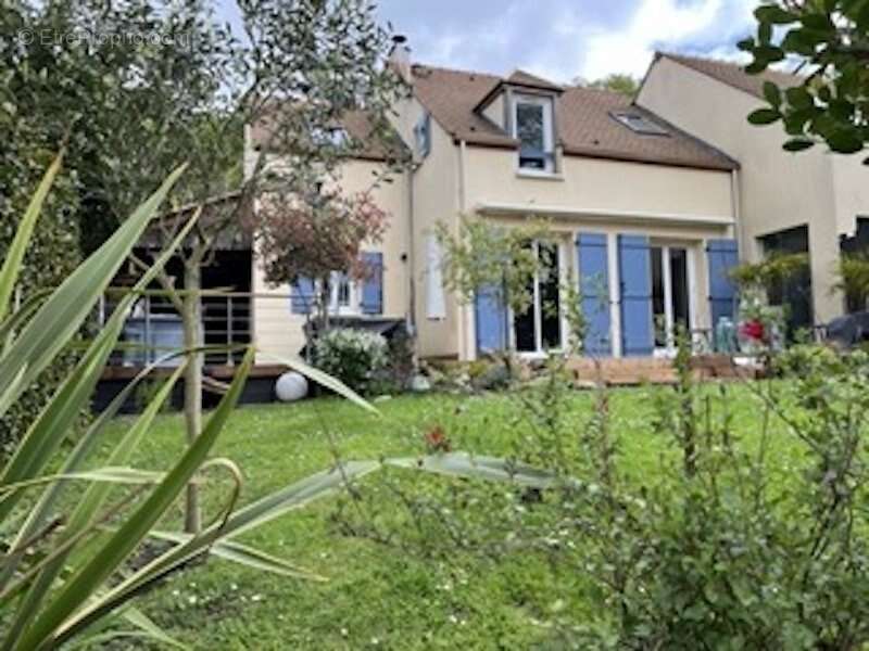 Maison à CHATEAUFORT