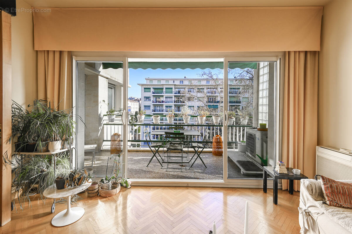 Appartement à MARSEILLE-8E