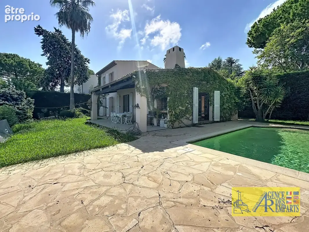 Villa 6 pièces avec piscine et vue mer Les Hauts de Vaugrenier - photo 2