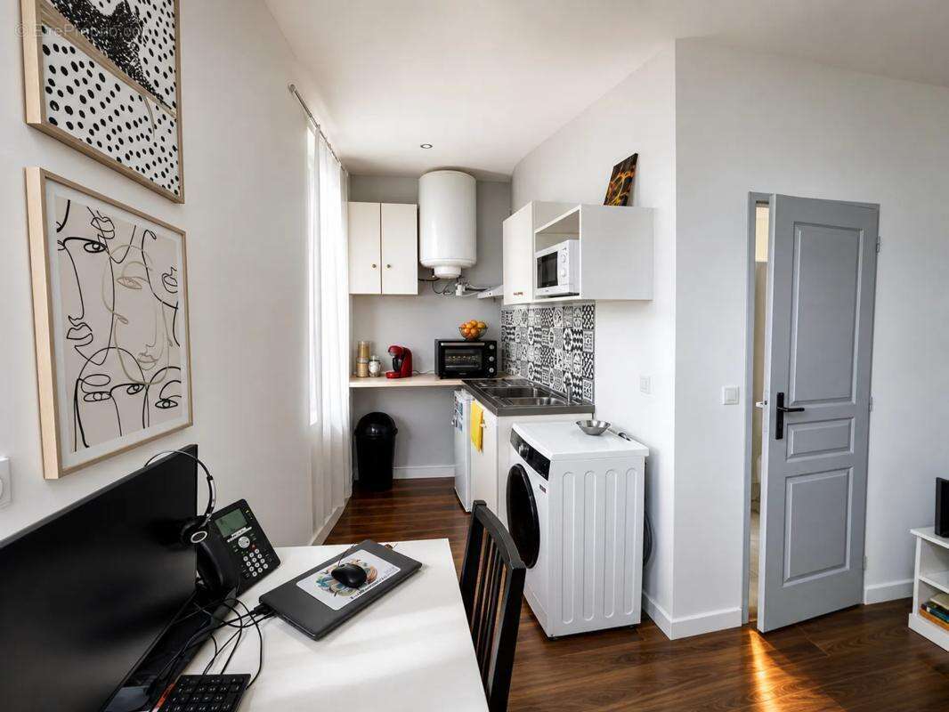 Immeuble de 9 pièces de 200 m² situé à Niort - photo 6