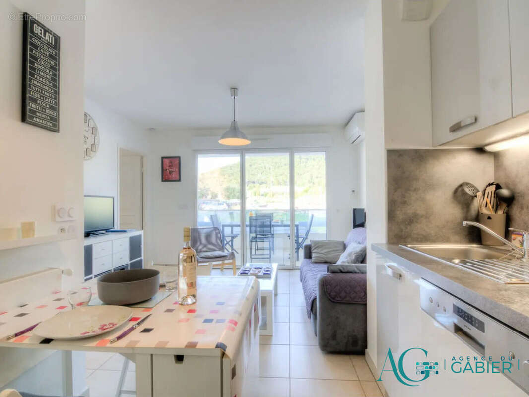 Appartement à CARQUEIRANNE