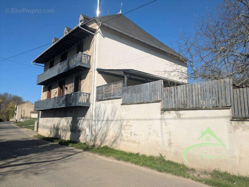 Maison à SAINT-JUNIEN