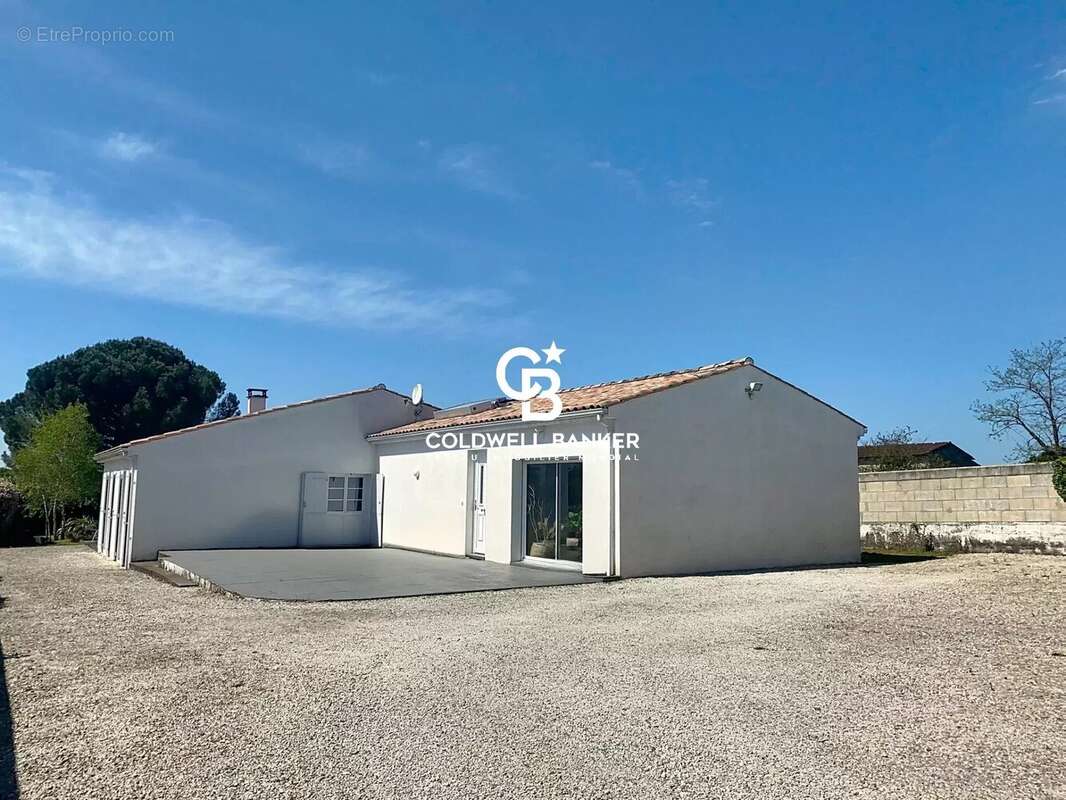 Maison à BUSSAC-SUR-CHARENTE