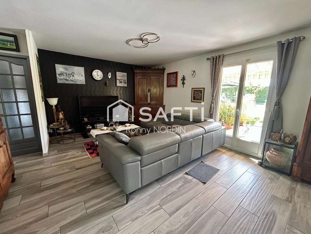 Photo 2 - Maison à LAMOTHE-MONTRAVEL