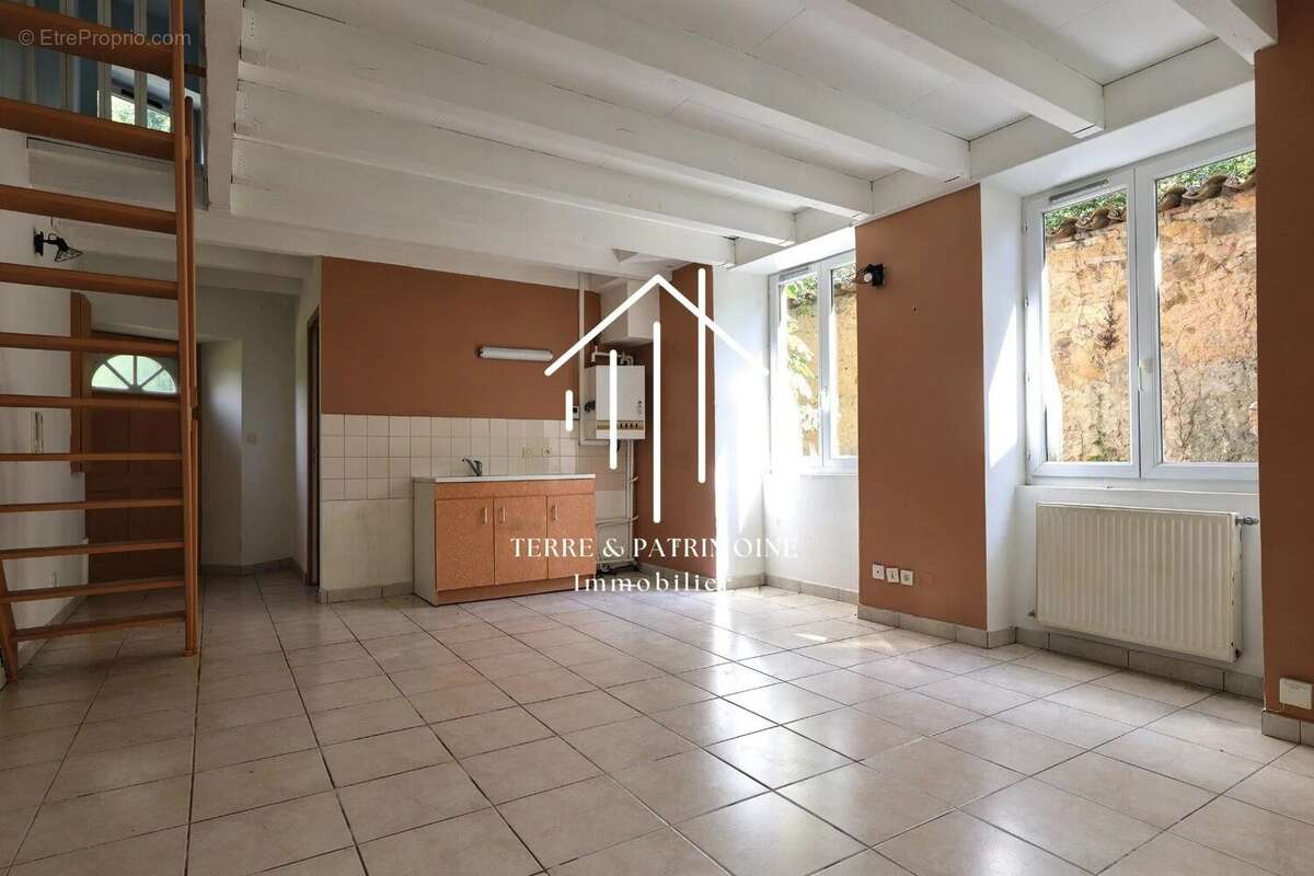 Maison à SALAVAS