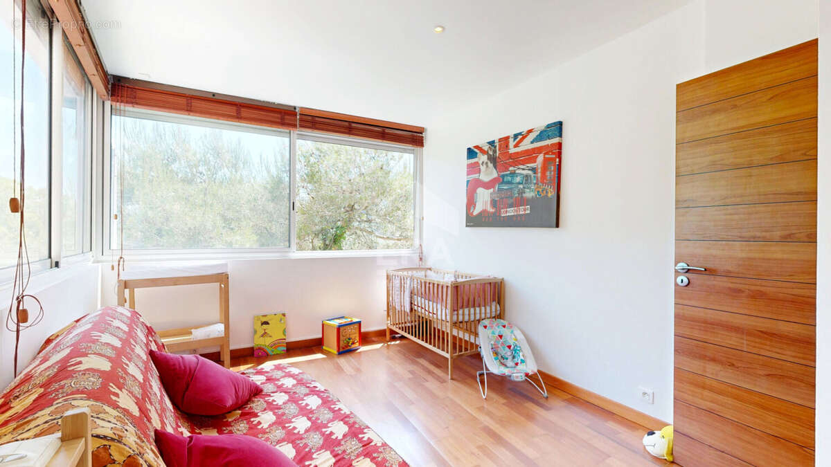 Appartement à TOURRETTE-LEVENS