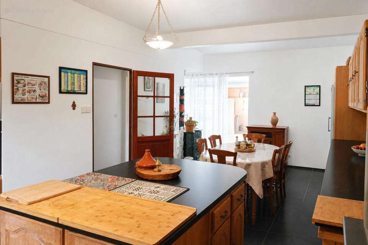 Maison à LABATUT-RIVIERE